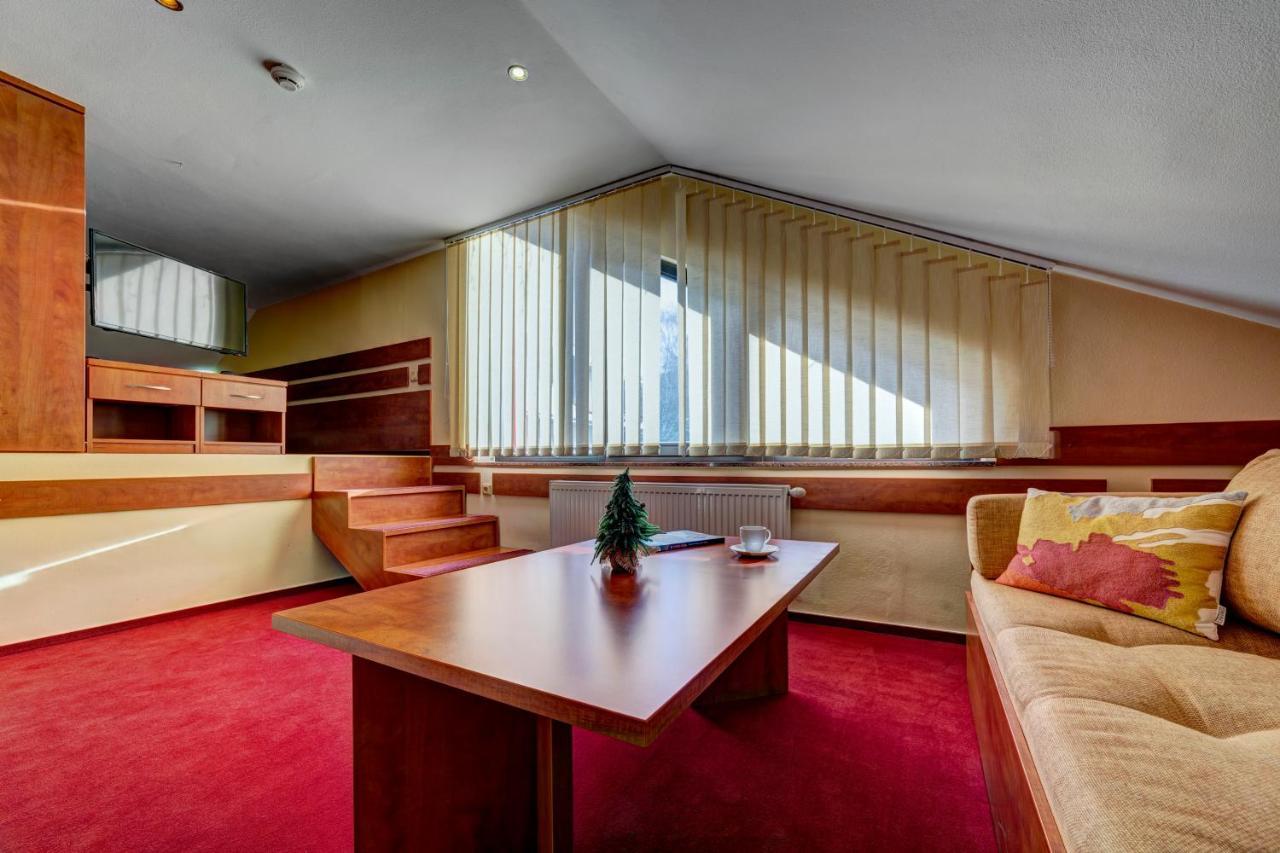 Apartmanovy Dom Slniecko Ziar Bagian luar foto