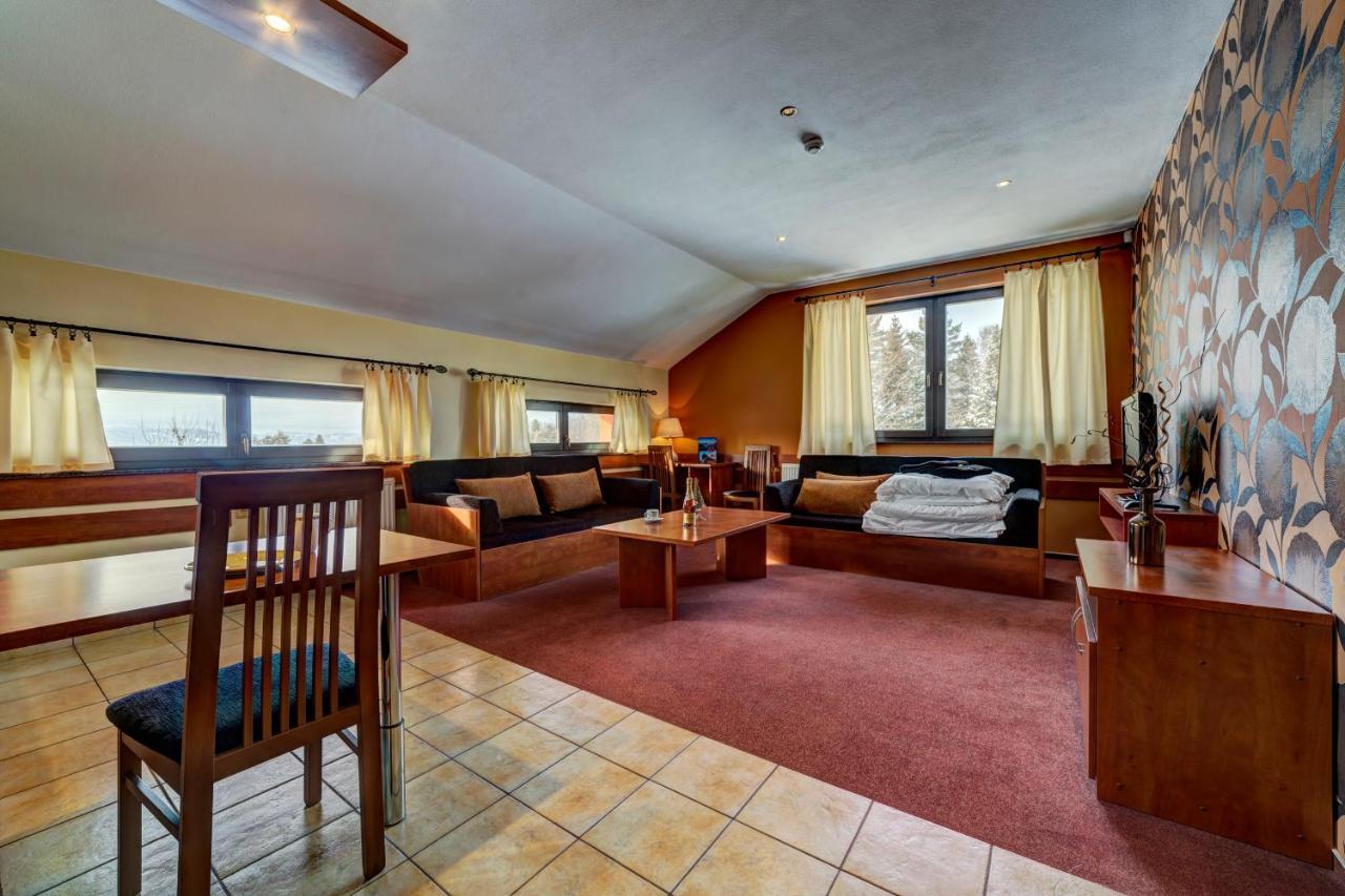 Apartmanovy Dom Slniecko Ziar Bagian luar foto