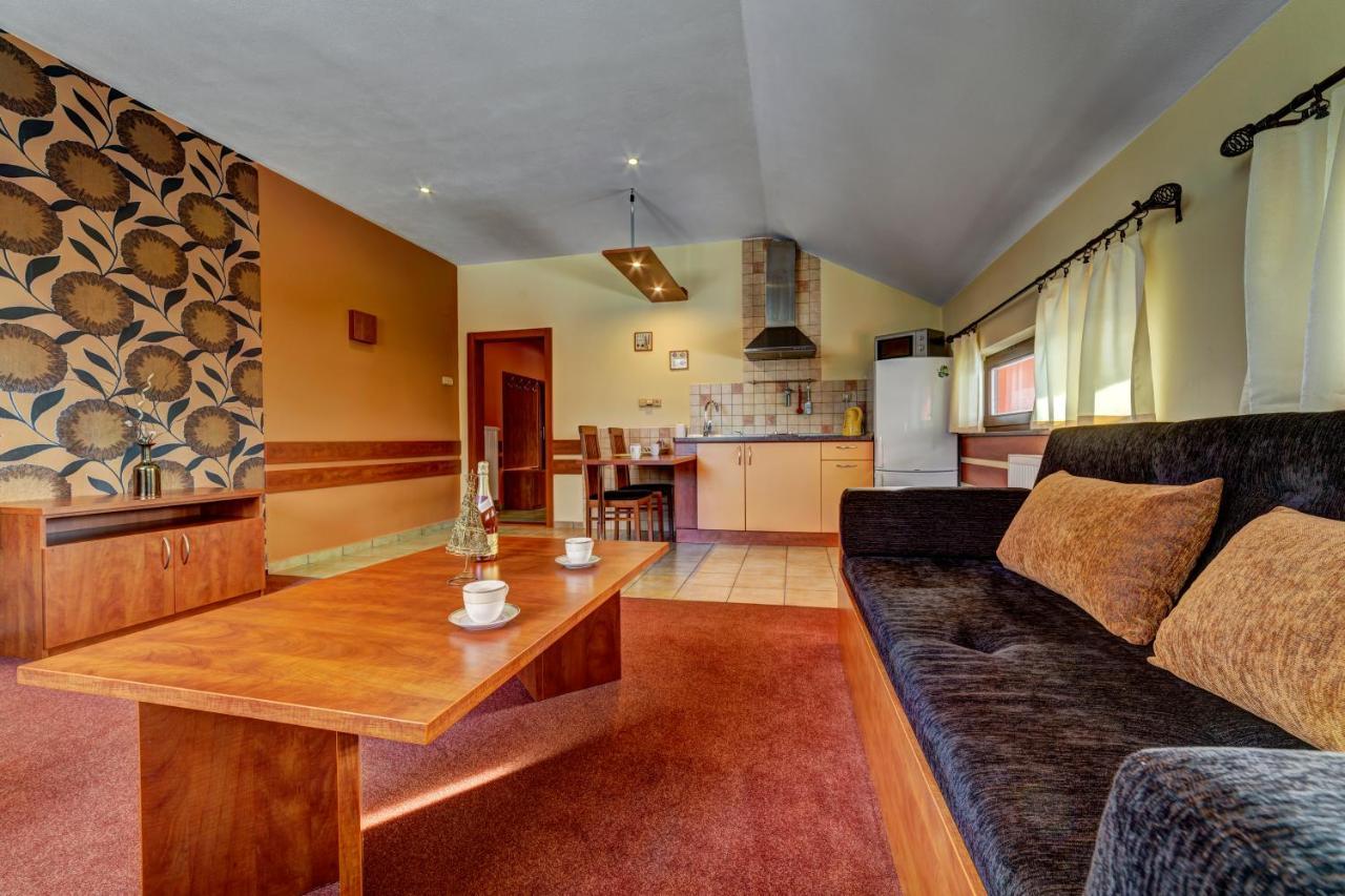 Apartmanovy Dom Slniecko Ziar Bagian luar foto